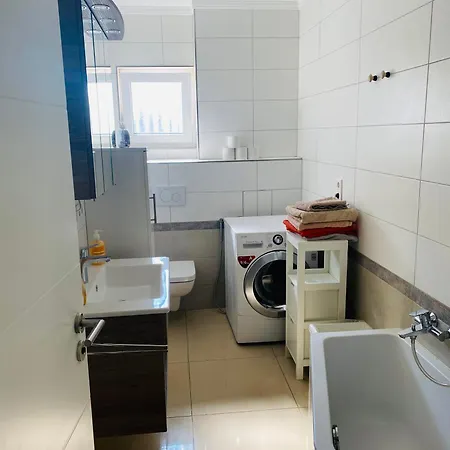 Appartement Interassist 2 *